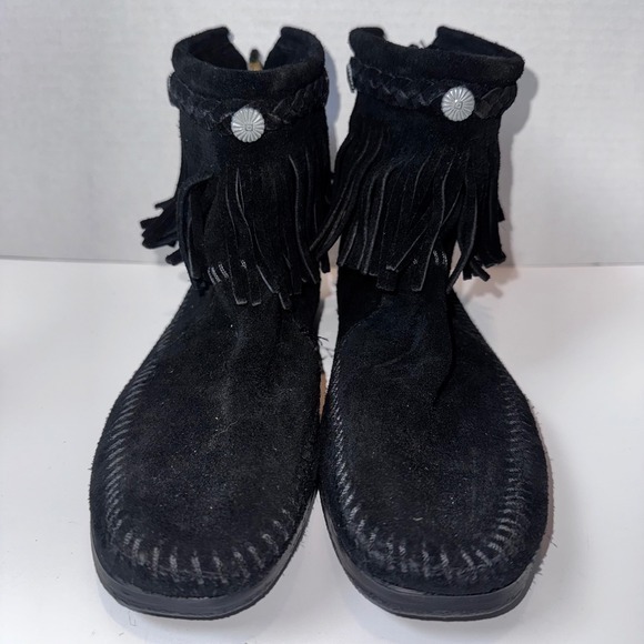 Minnetonka Shoes - Minnetonka Moccasin‎ Ankle Boots Womens 8 Black Suede Fringe Back Zip Concho 299
